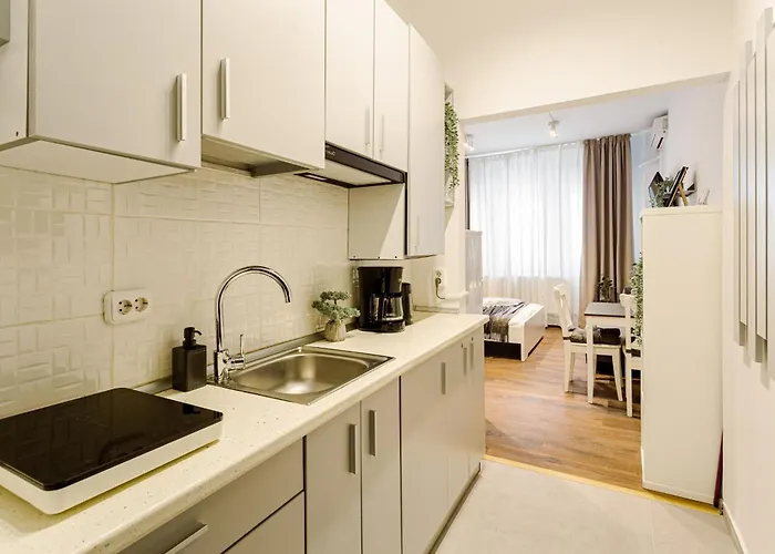 Heart Of - Cozy On Smardan Street