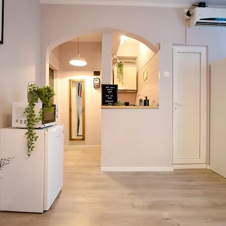 Heart Of - Cozy On Smardan Street Apartment Bucharest